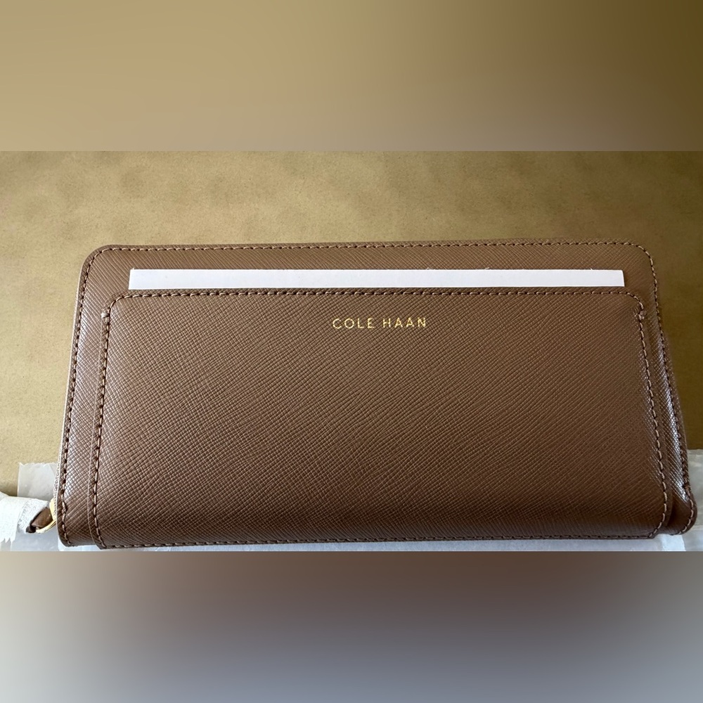 Cole Haan Leather Go Anywhere Continental Wallet, Zip closure, Multi-card, NWT